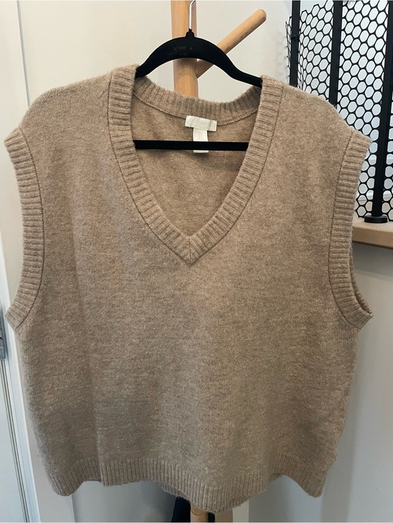 H&M Sweaters - V-Neck Knit Sweater Vest in Beige